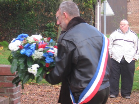 Dpt de Gerbe au monument aux morts